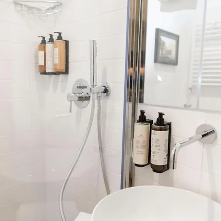 Domus Vitra Konukevi Roma