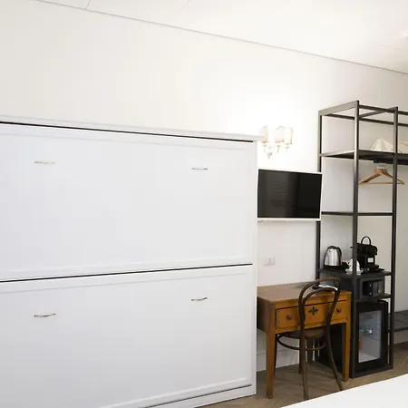 Domus Vitra 4* روما